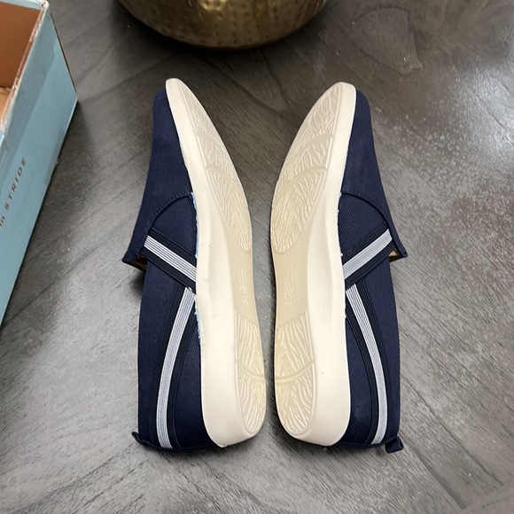 LifeStride Namaste Womens Slip On Comfort Casual And Fashion Sneakers - Picture 10 of 12